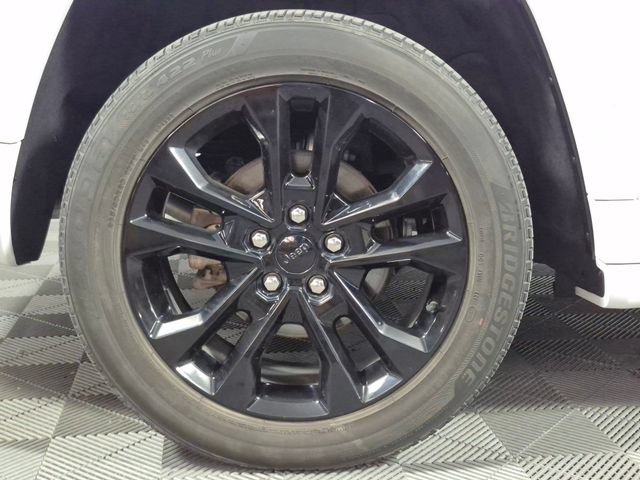 Used 2023 Jeep Grand Cherokee Overland AWD/4WD image 30