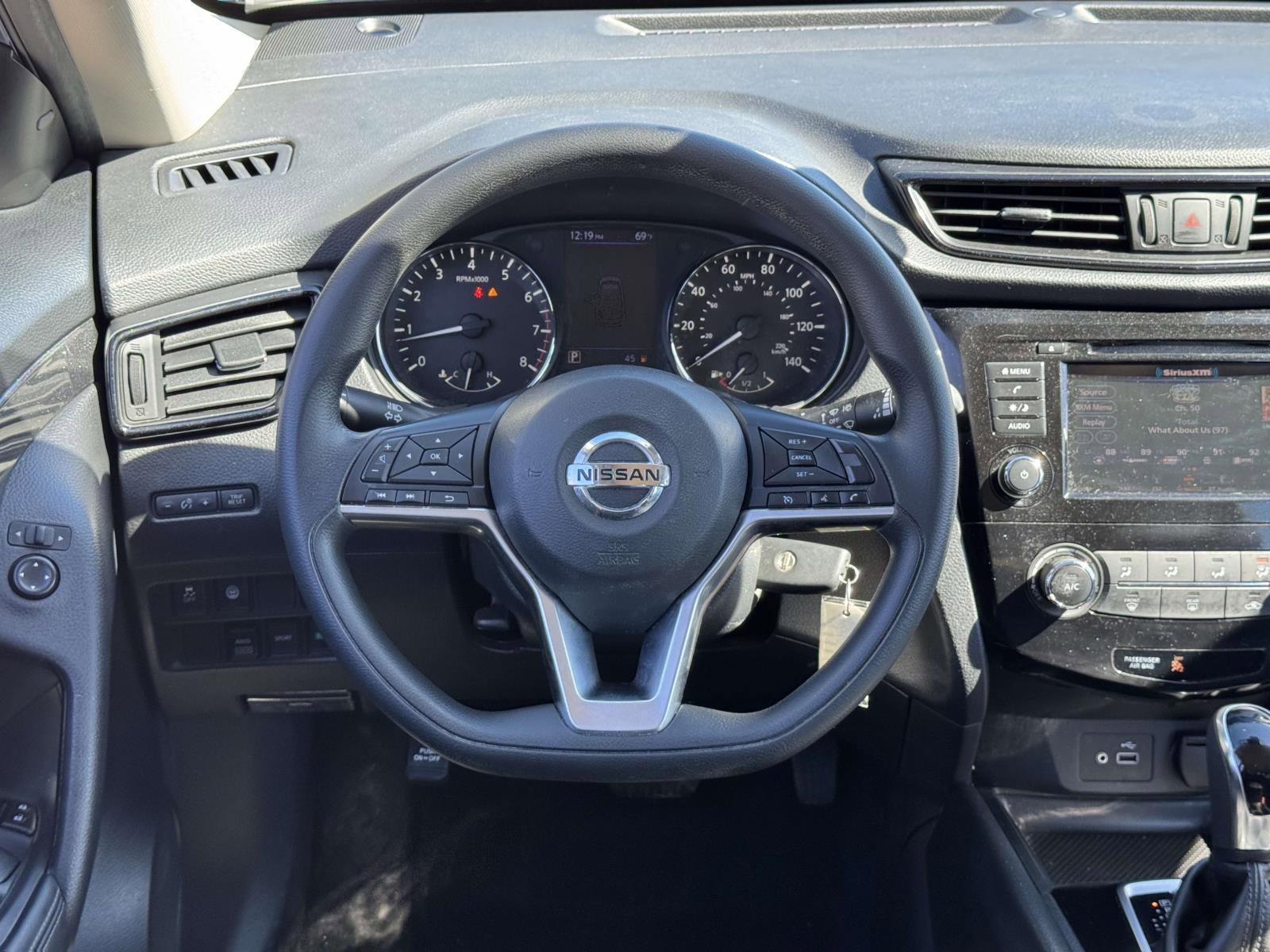 Used 2019 Nissan Rogue S image 11