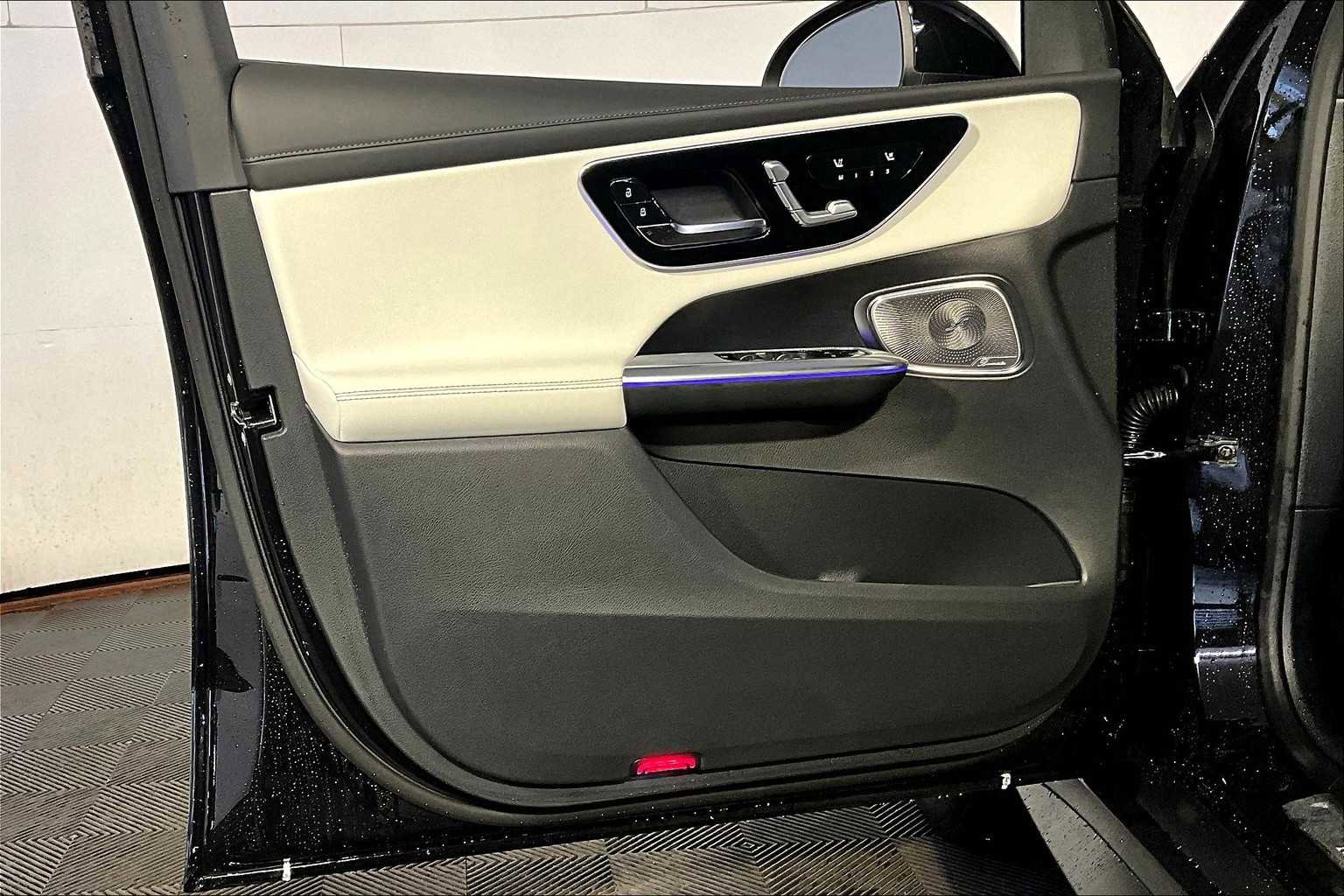 New 2026 Mercedes-Benz GLC 300 4MATIC image 11