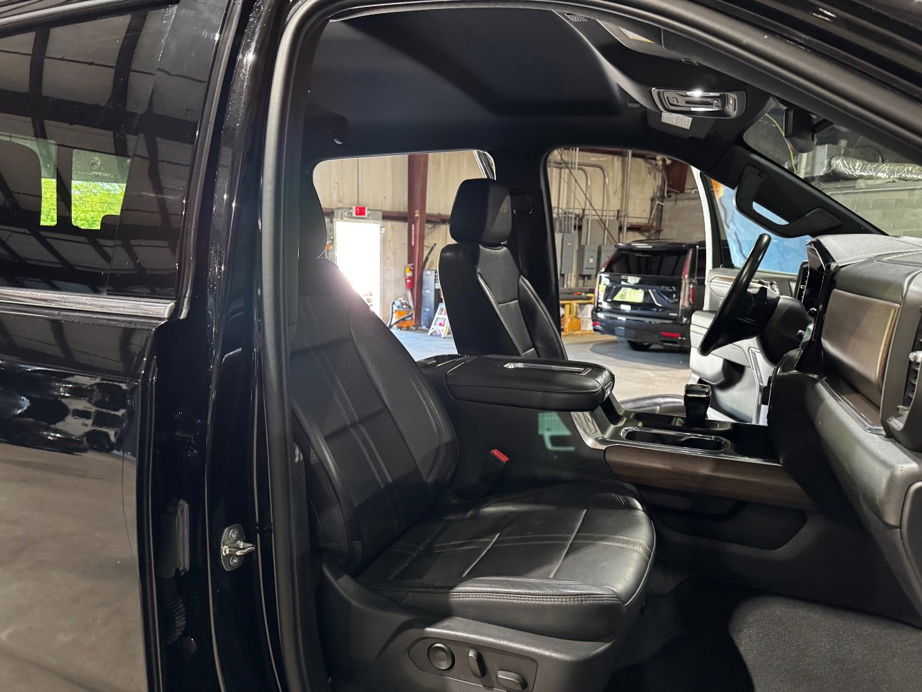 Used 2022 Chevrolet Silverado 1500 High Country image 27