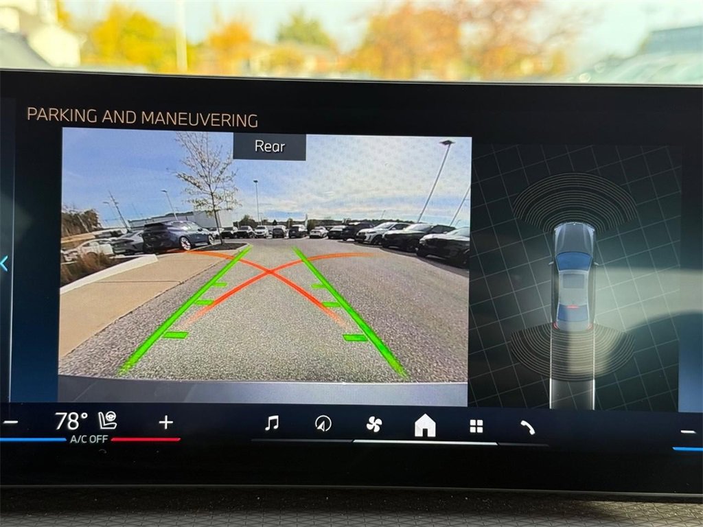 Used 2025 BMW 330i xDrive Sedan w/ Premium Package image 18