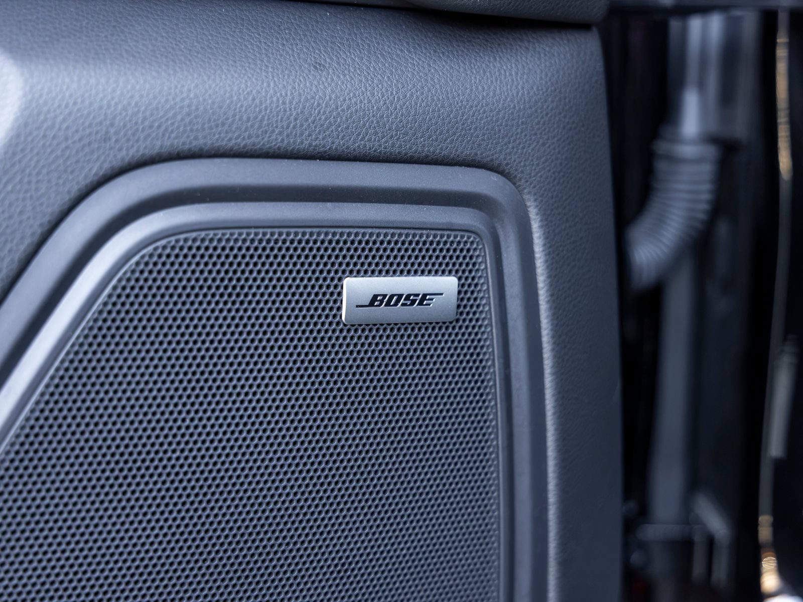Certified 2023 Porsche Macan Turbo AWD/4WD image 29