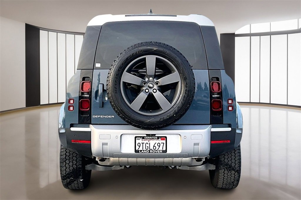 Used 2025 Land Rover Defender 110 S image 5