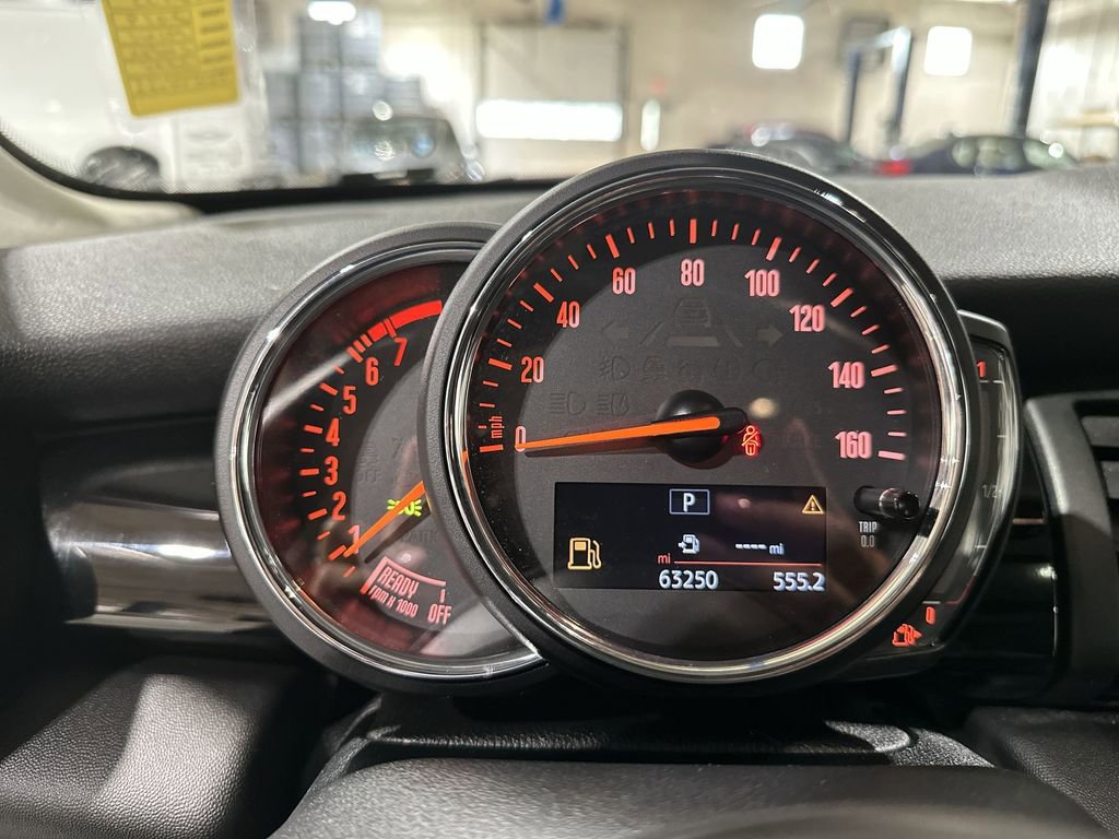 Used 2019 MINI Cooper 4-Door Hardtop image 10