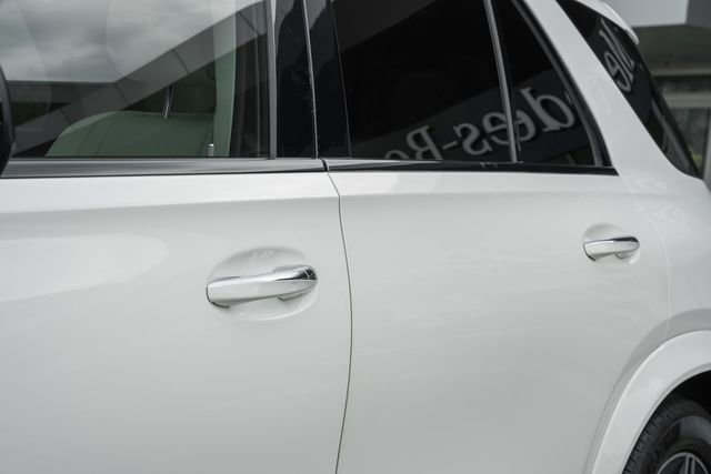 Used 2022 Mercedes-Benz GLE 350 4MATIC w/ AMG Line Exterior image 16