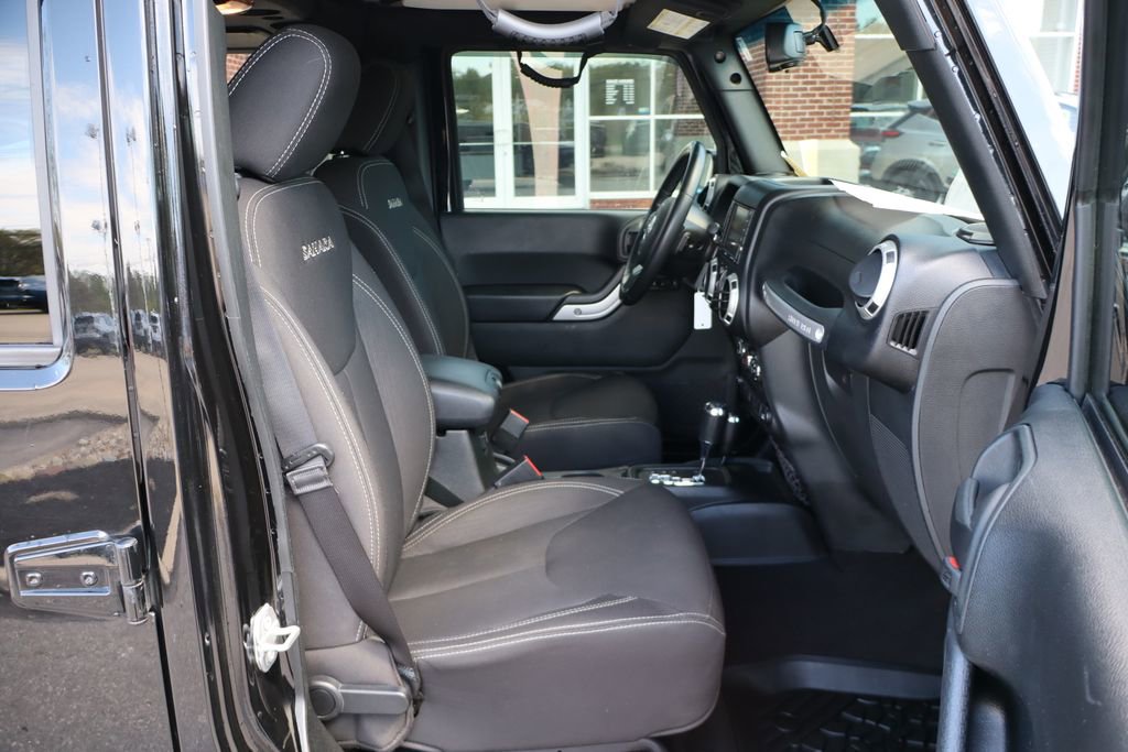 Used 2018 Jeep Wrangler Unlimited Sahara AWD/4WD image 41