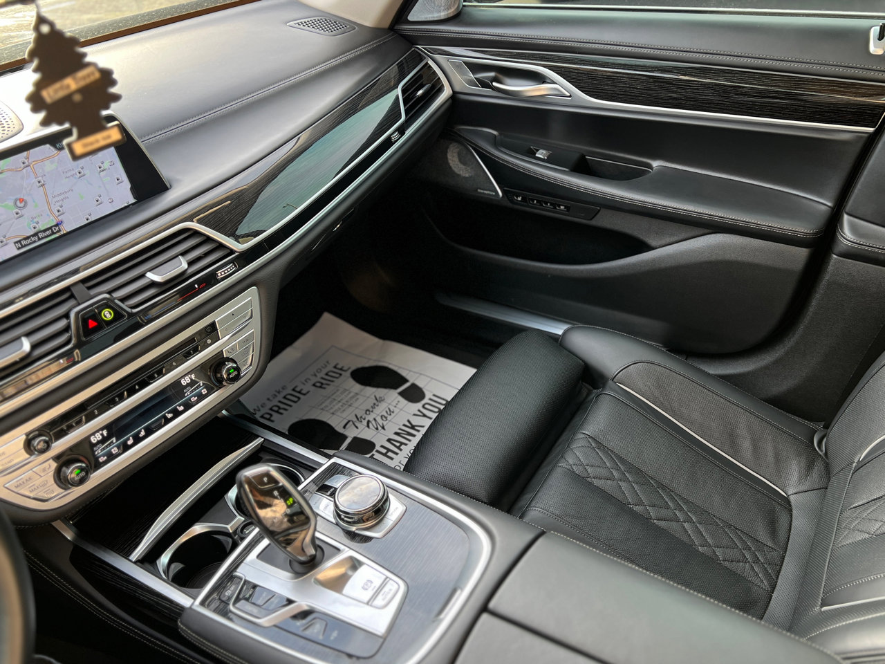 Used 2019 BMW 750i w/ Executive Package image 24