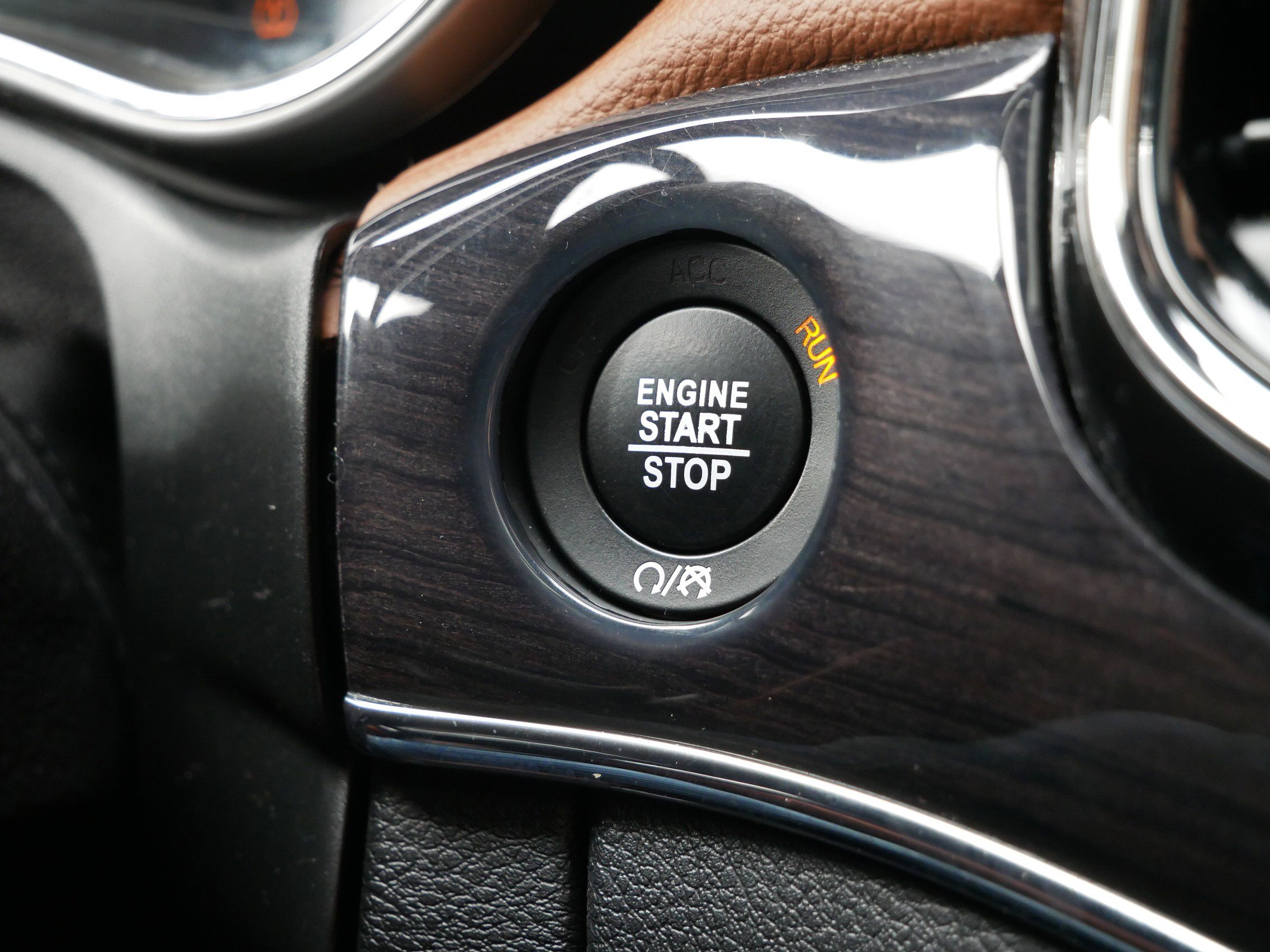 Used 2020 Jeep Grand Cherokee Overland image 24