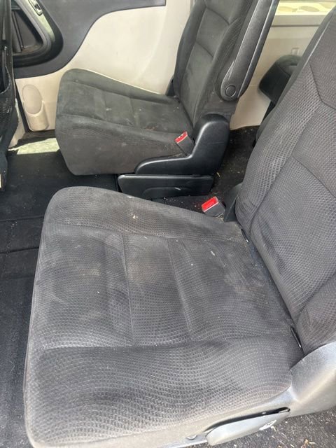 Used 2016 Dodge Grand Caravan SXT w/ Rear Park Assist Package FWD image 11