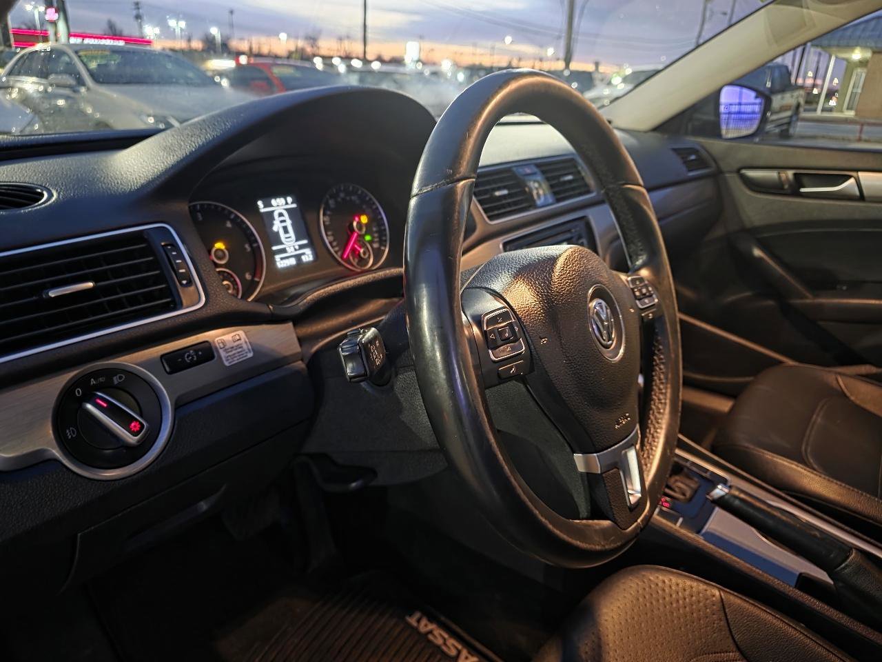 Used 2014 Volkswagen Passat TDI SE FWD image 12