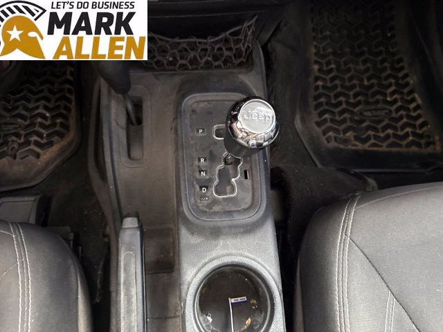 Used 2016 Jeep Wrangler Rubicon w/ Power Convenience Group AWD/4WD image 11