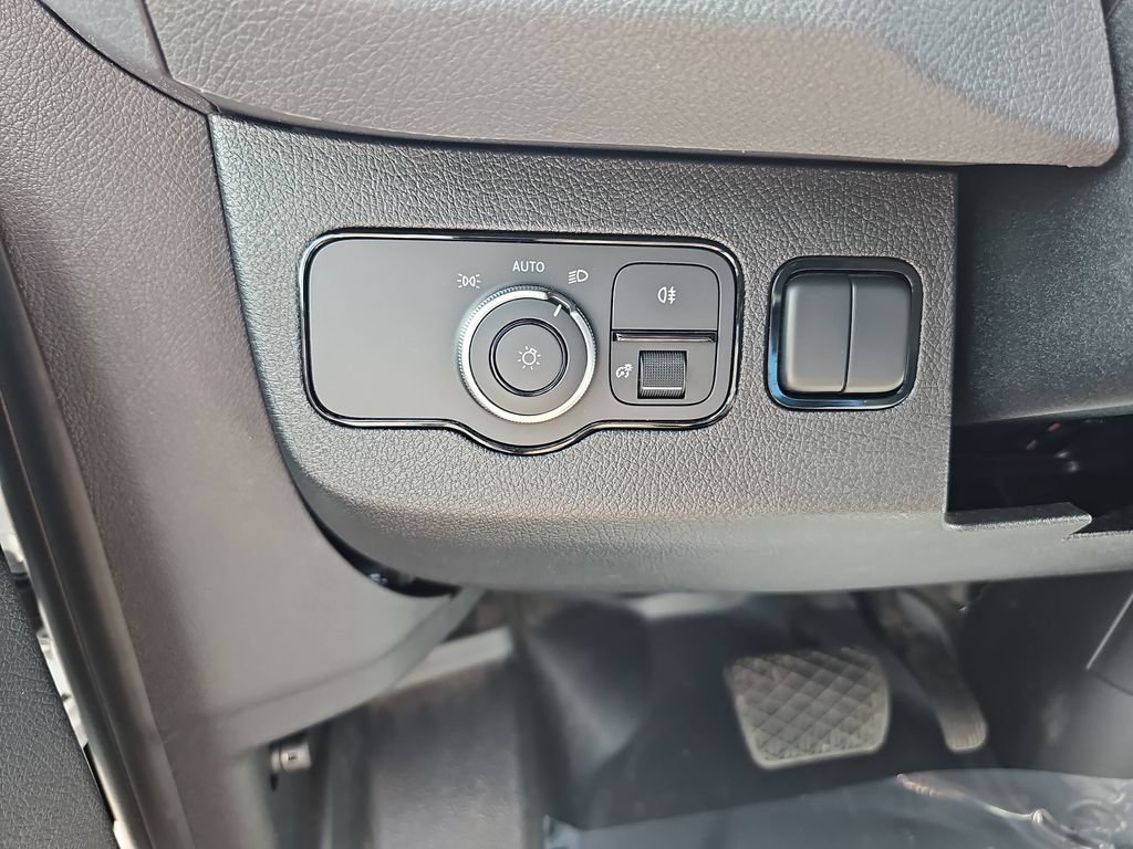 Used 2025 Mercedes-Benz Sprinter 2500 image 27