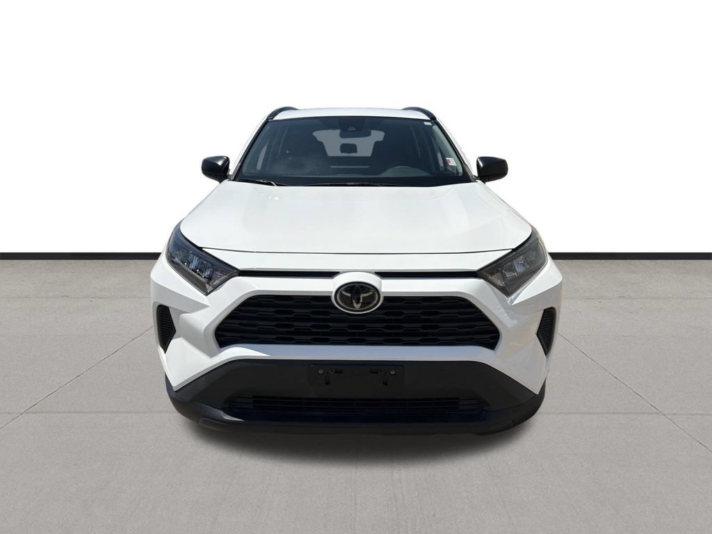 Used 2020 Toyota RAV4 LE FWD image 2