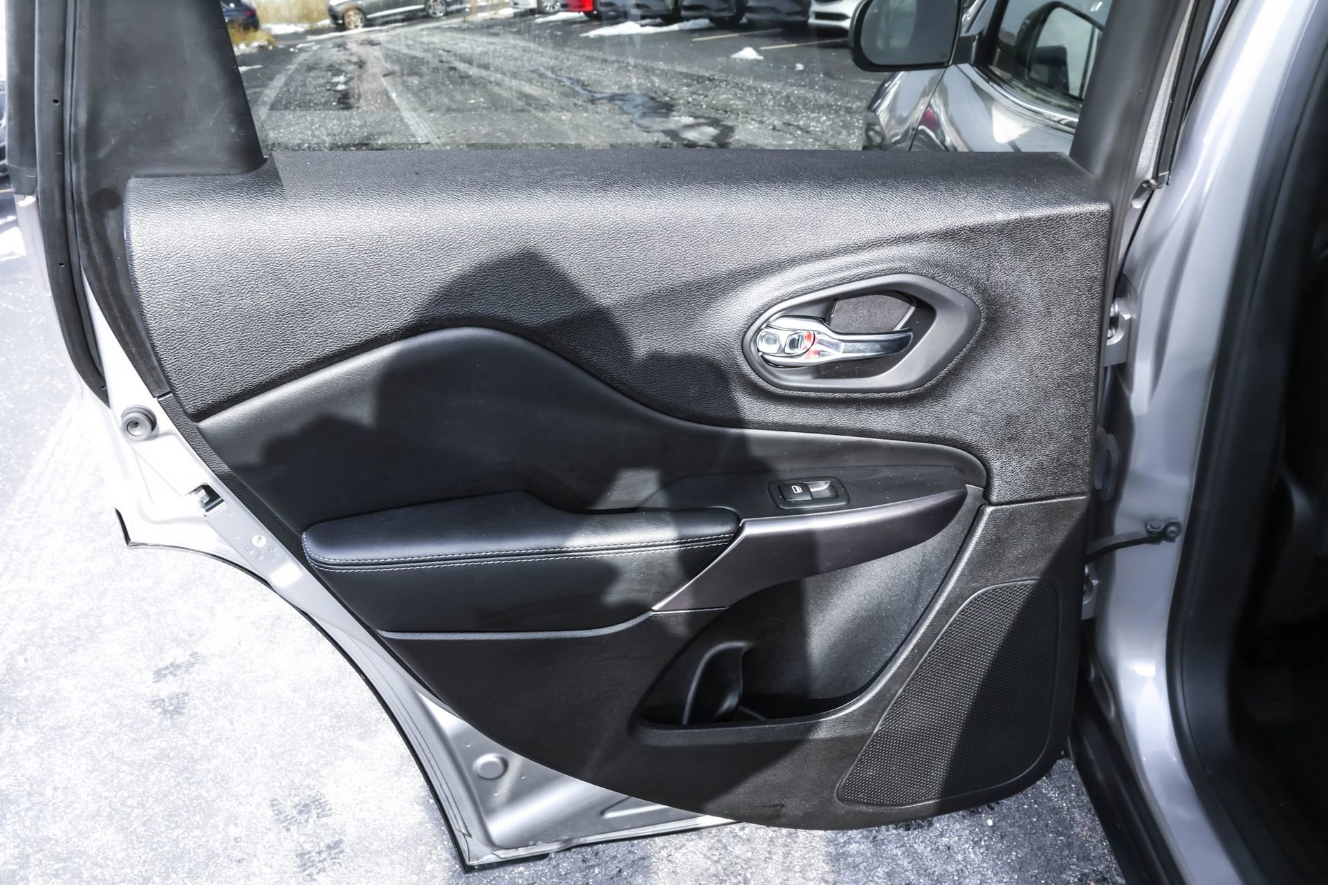 Used 2020 Jeep Cherokee Latitude Lux w/ Comfort/Convenience Group image 31