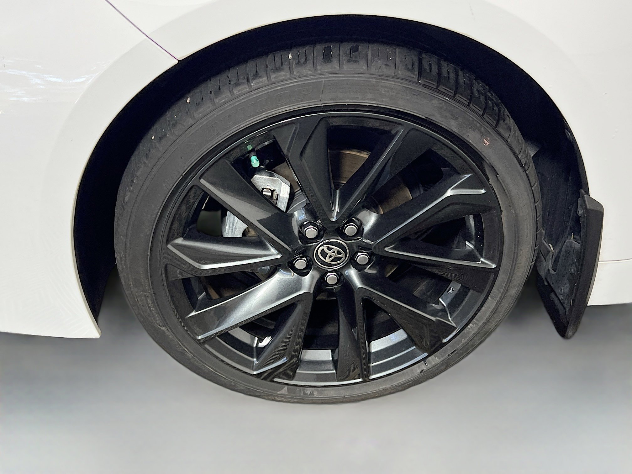 Used 2024 Toyota Corolla SE w/ SE Premium Package image 14