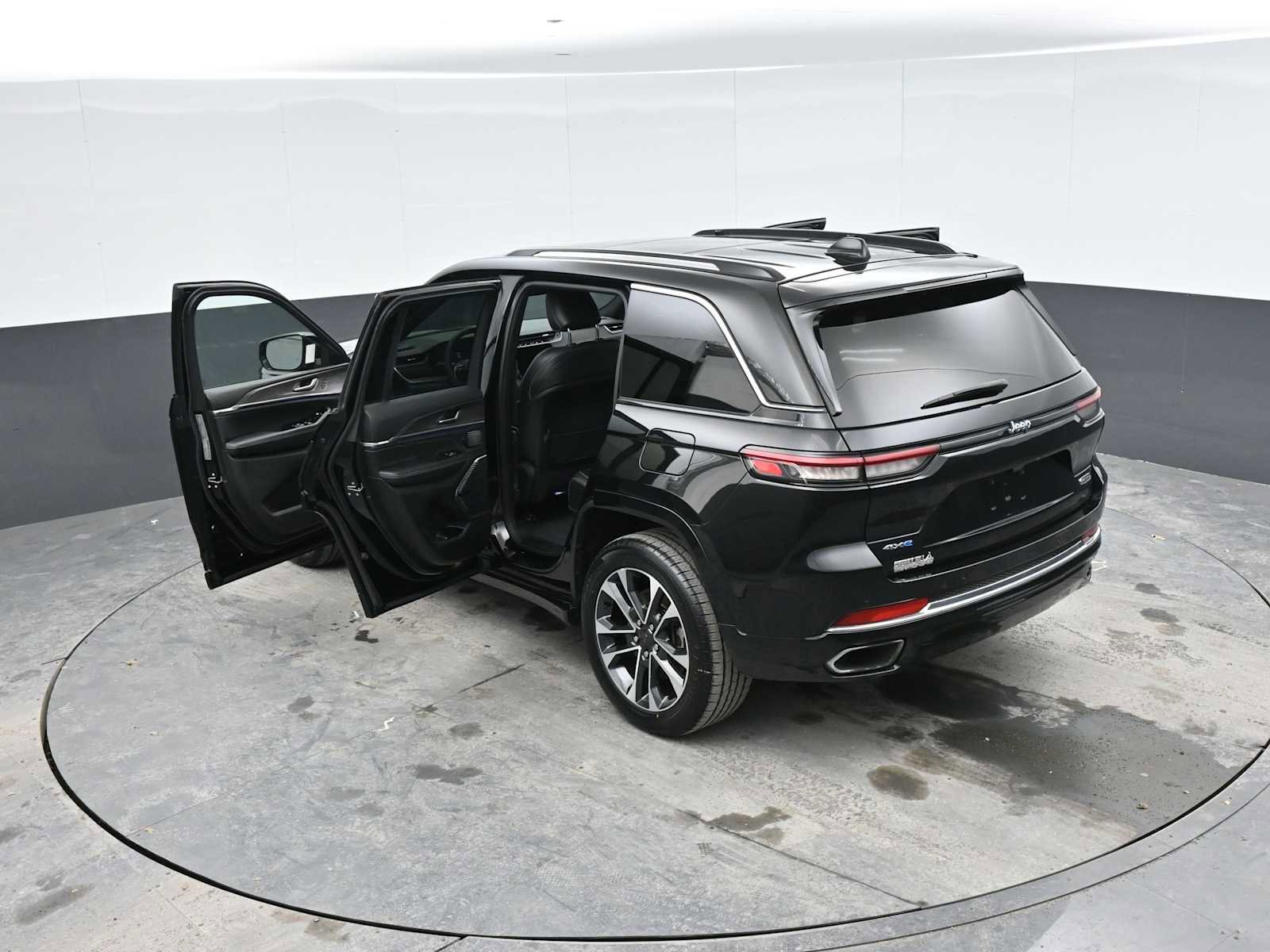 Used 2023 Jeep Grand Cherokee Overland image 48