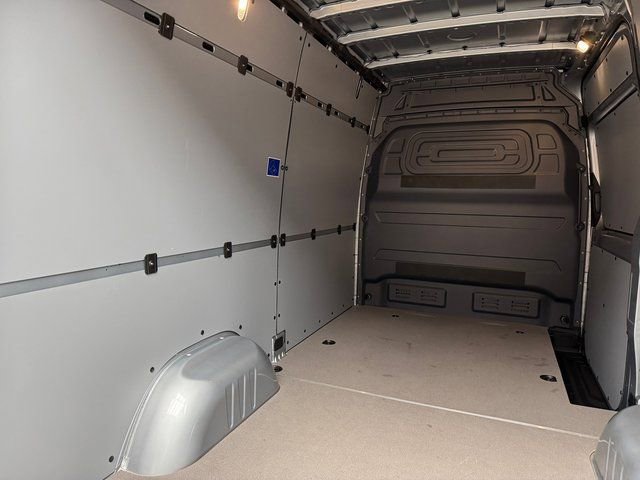 Used 2025 Mercedes-Benz Sprinter 2500 image 24