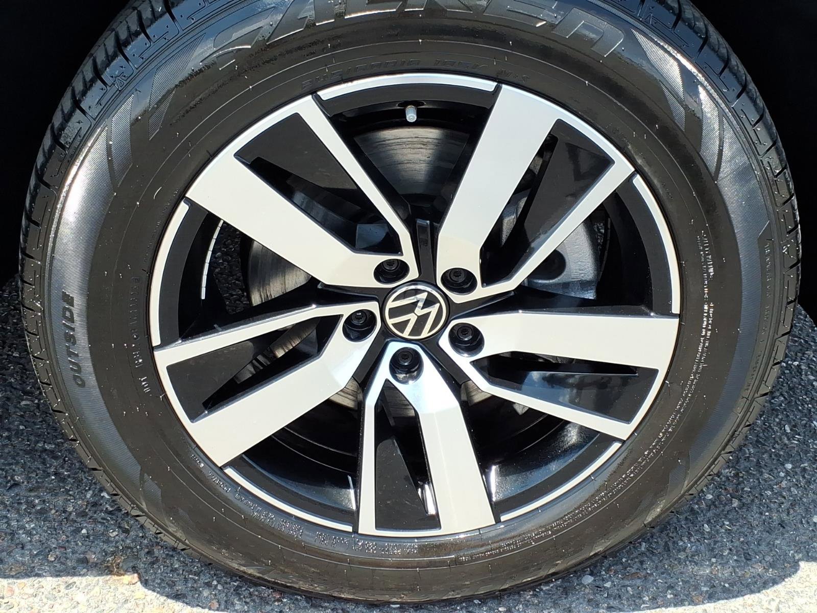 Certified 2023 Volkswagen Atlas SE FWD image 9