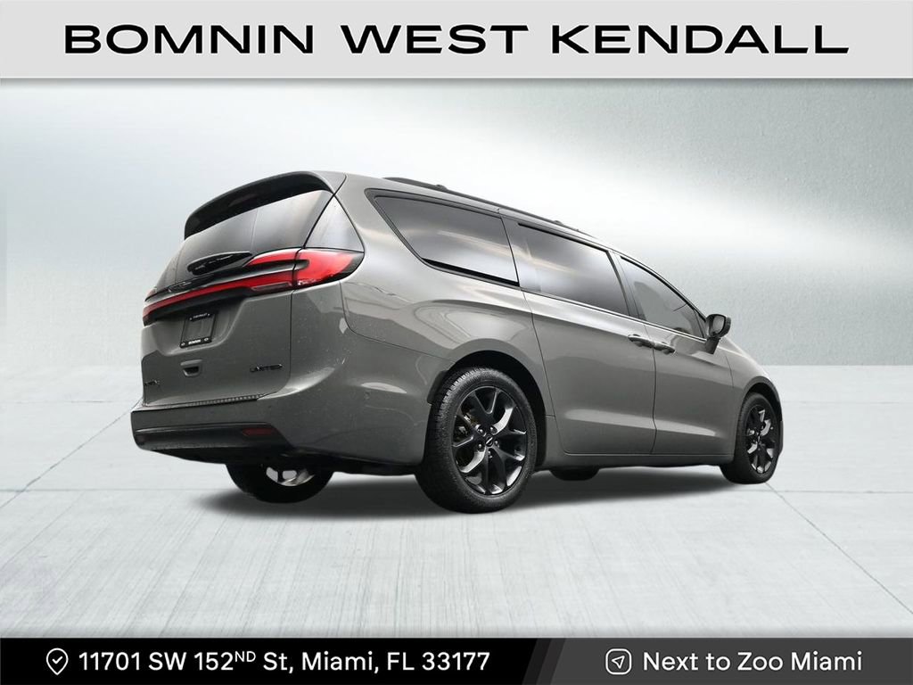 Used 2022 Chrysler Pacifica Limited w/ S Appearance Package image 25