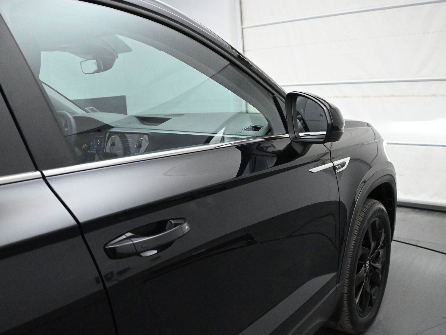 Used 2023 Volkswagen Taos SE image 14