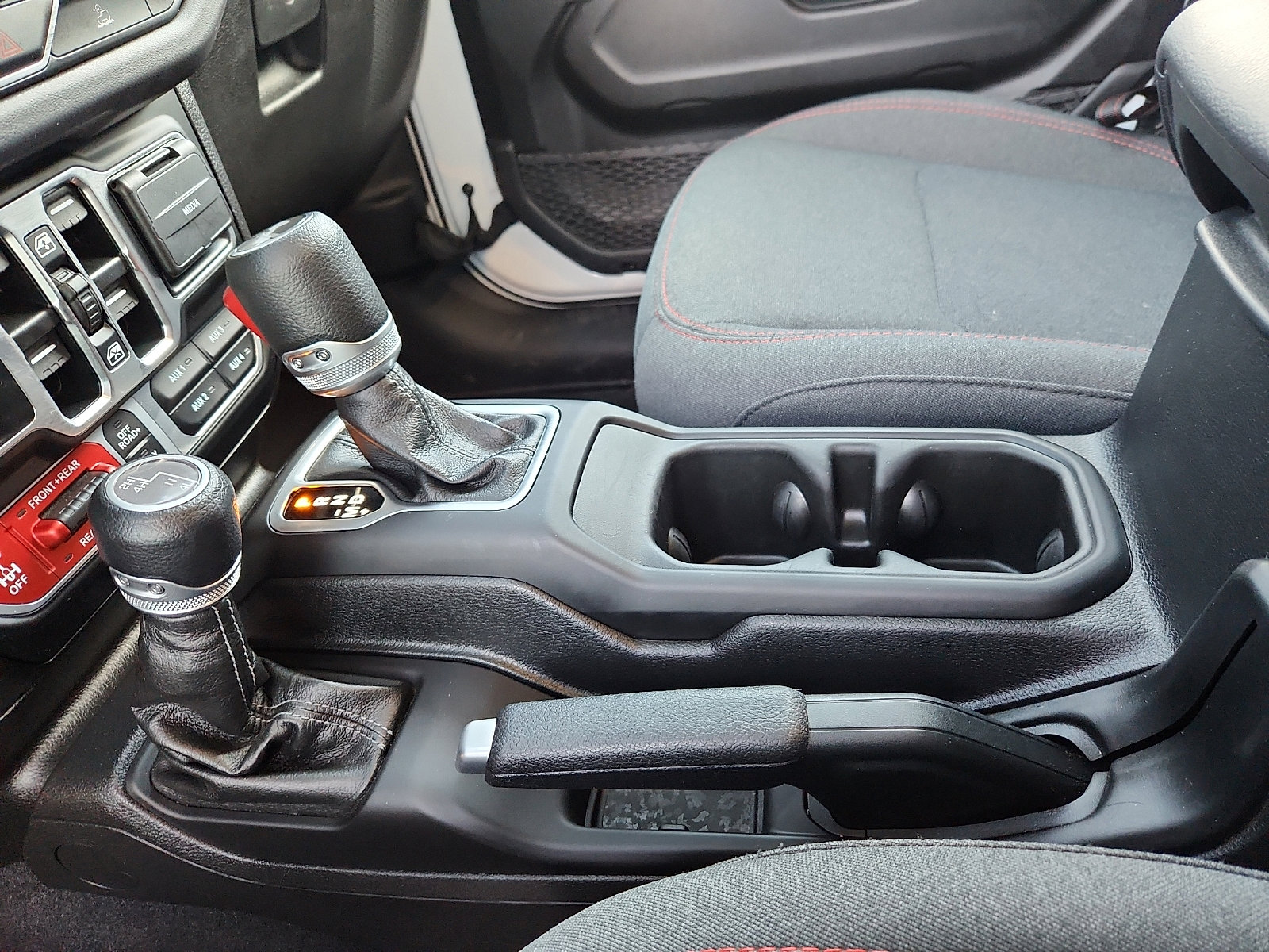 Used 2025 Jeep Wrangler Unlimited Rubicon image 20