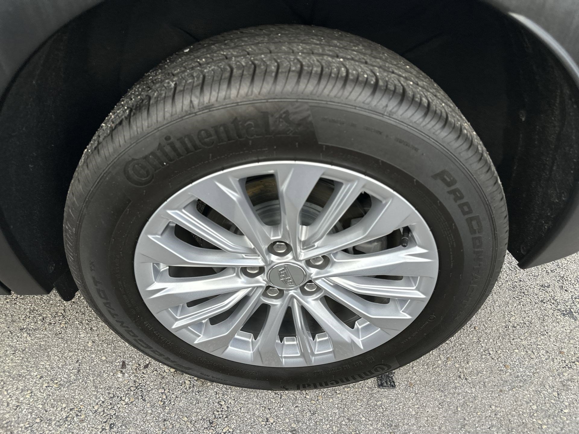 Used 2024 Cadillac XT4 Luxury w/ Cold Weather Package image 19