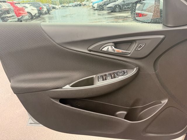 Used 2024 Chevrolet Malibu LT FWD image 9