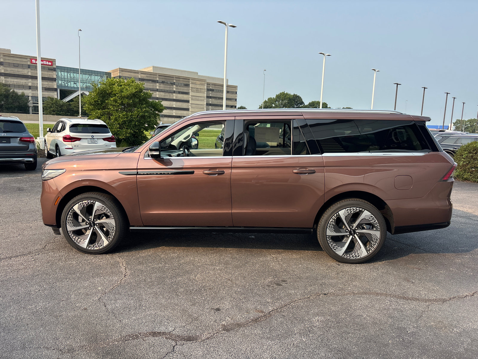 New 2027 Lincoln Navigator L Black Label AWD/4WD image 4