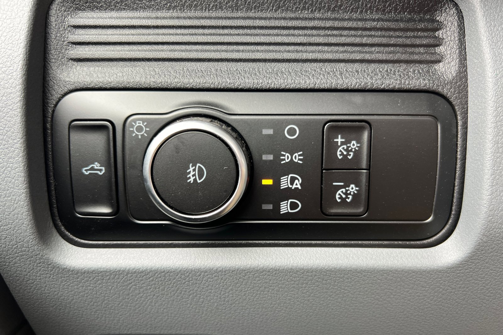 New 2026 Ford F250 XL w/ XL Chrome Package image 24