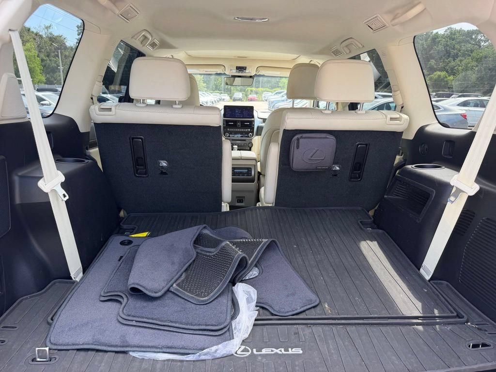 Used 2022 Lexus GX 460 Luxury w/ Sport Design Package AWD/4WD image 15