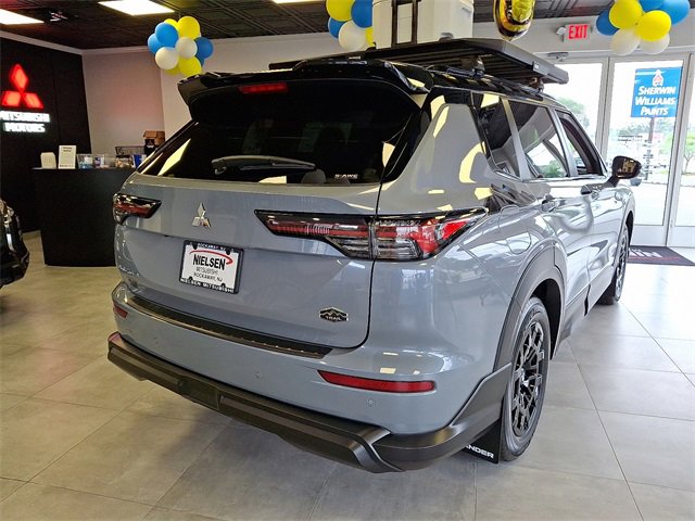 New 2025 Mitsubishi Outlander AWD image 4