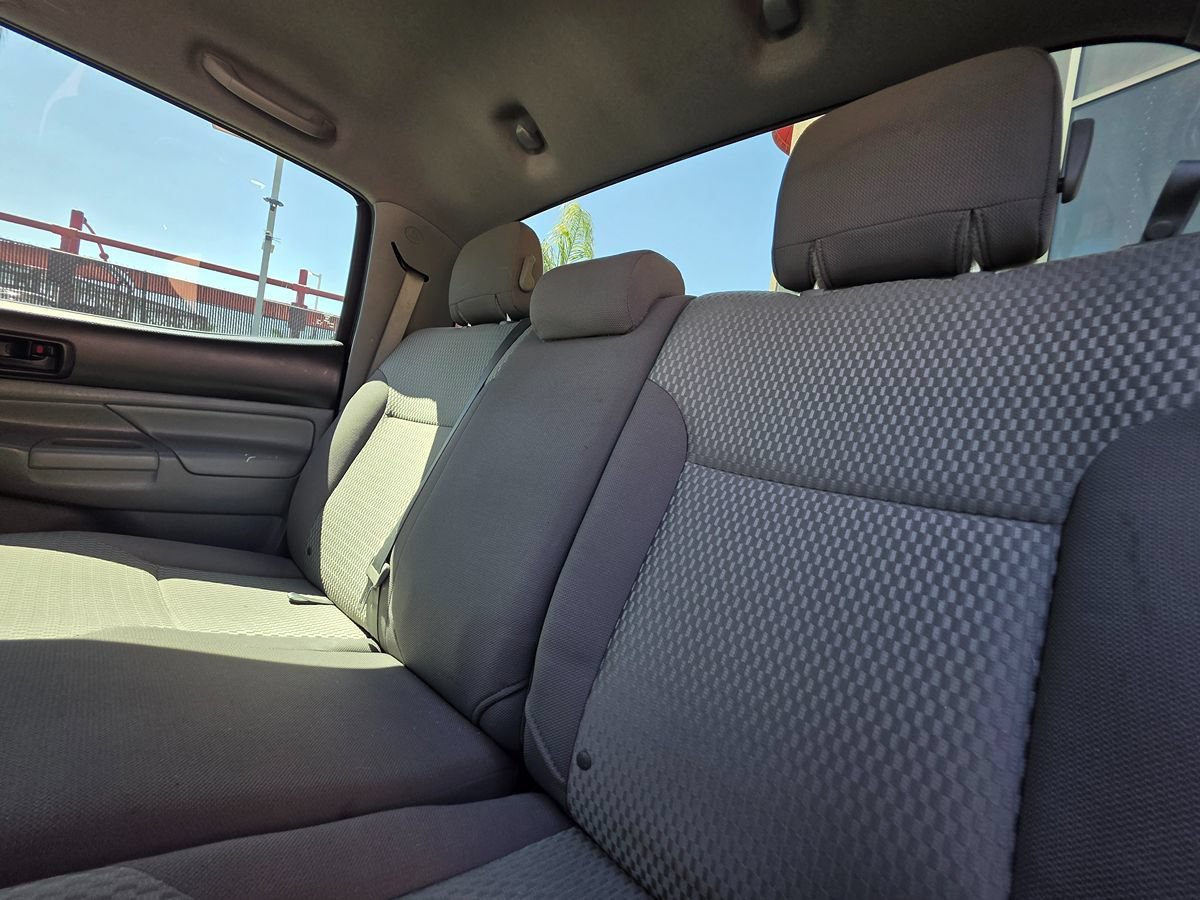 Used 2014 Toyota Tacoma 4x4 Double Cab image 23
