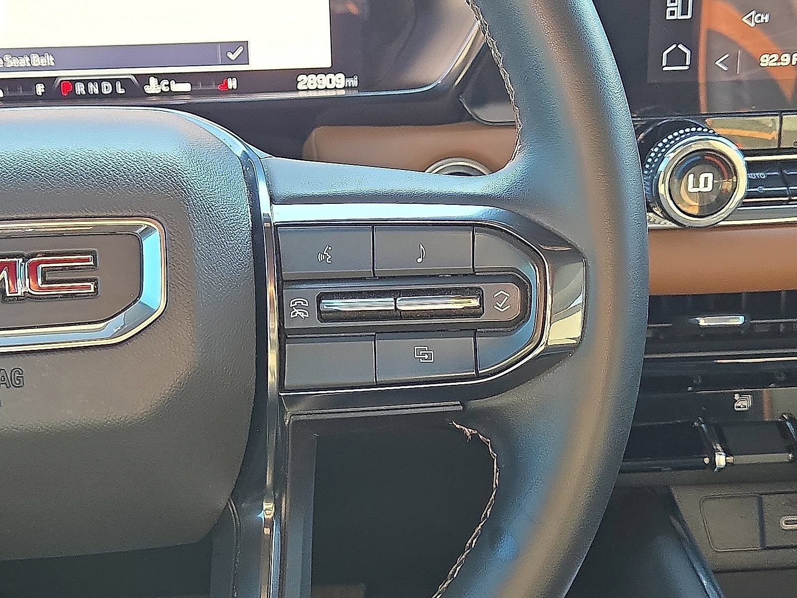 Used 2024 GMC Canyon AT4 w/ Technology Package AWD/4WD image 19