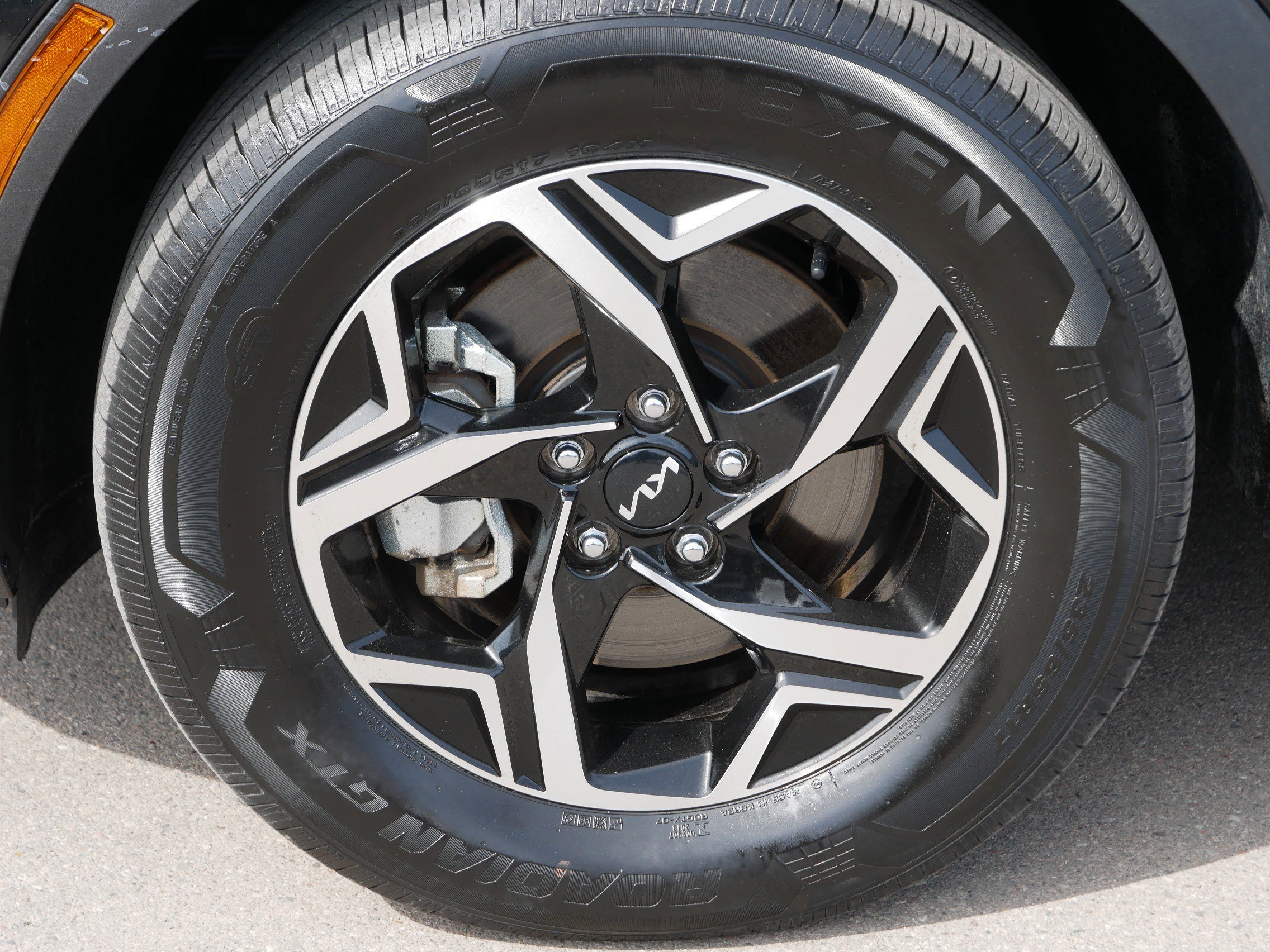 Certified 2024 Kia Sportage LX image 15
