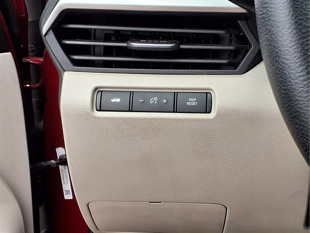 Used 2025 Nissan Altima 2.5 SV FWD image 17