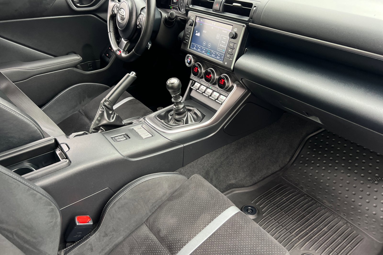 Used 2023 Toyota GR86 Premium image 15