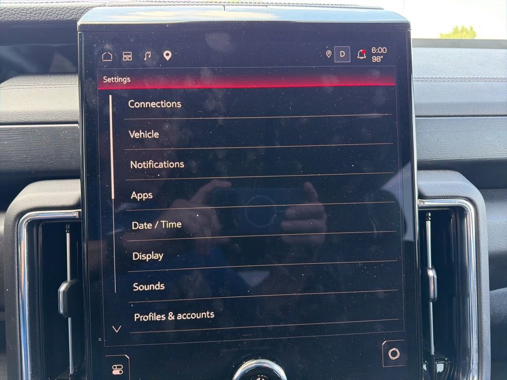 Used 2025 GMC Yukon XL Denali AWD/4WD image 46