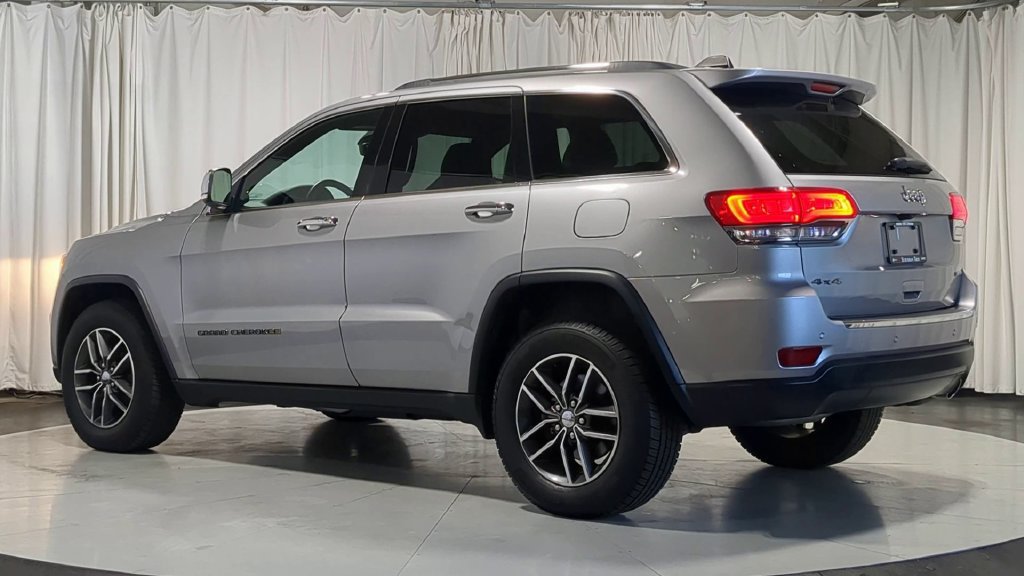 Used 2017 Jeep Grand Cherokee Limited AWD/4WD image 8