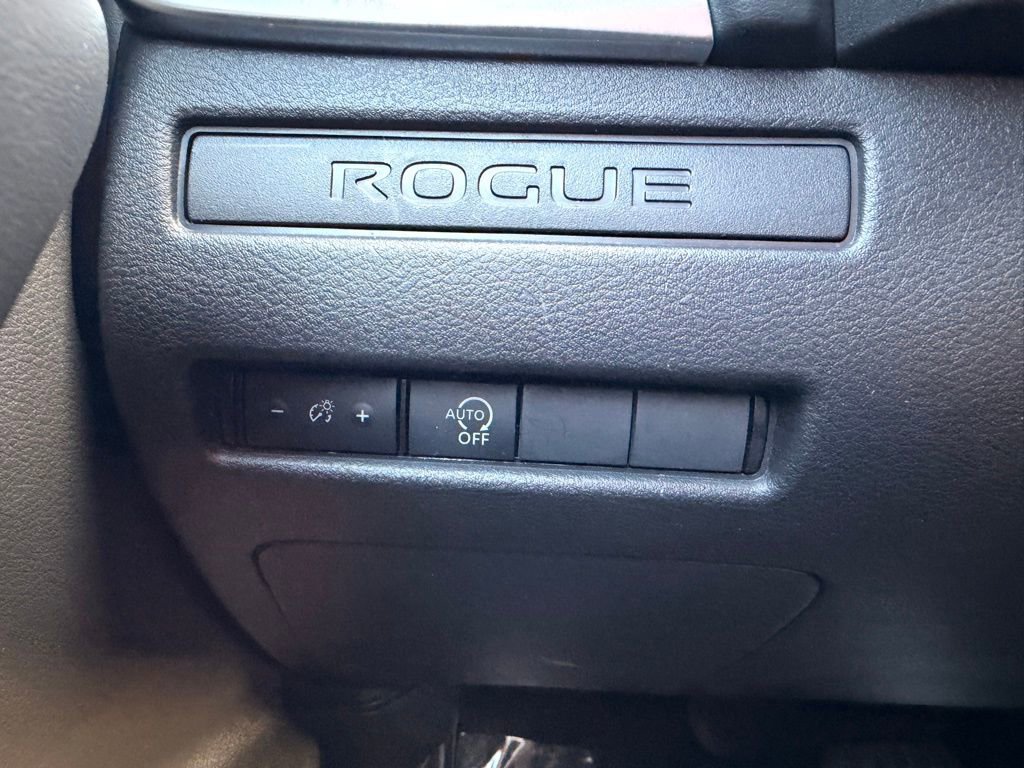 Used 2023 Nissan Rogue S AWD/4WD image 20