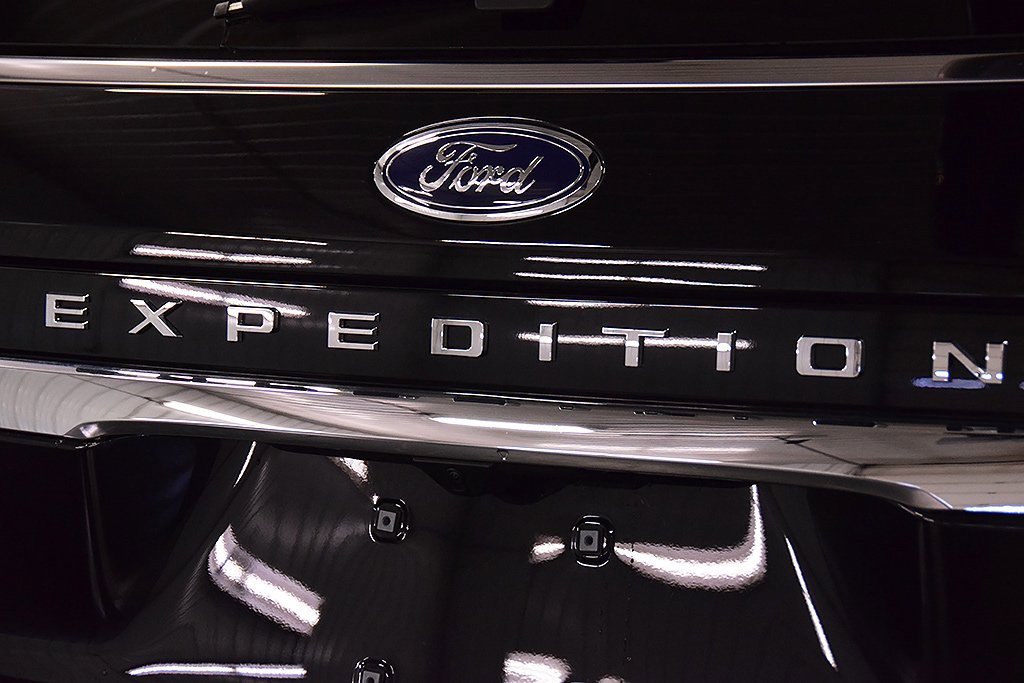 Used 2024 Ford Expedition Max Limited image 13
