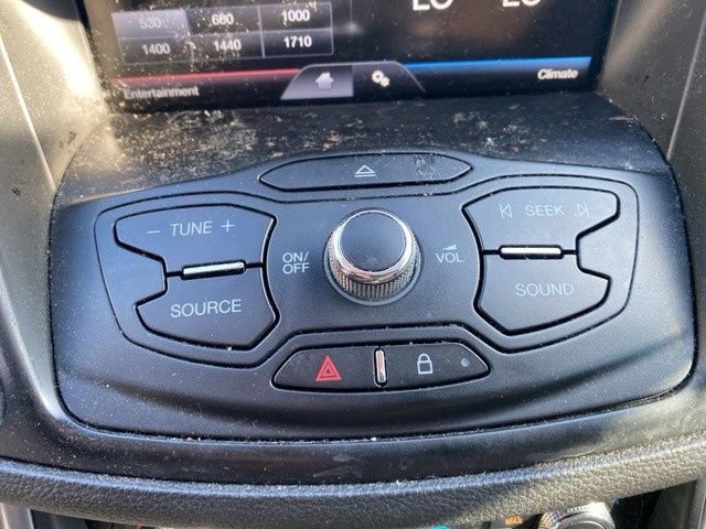 Used 2015 Ford Escape SE w/ Equipment Group 201A image 19