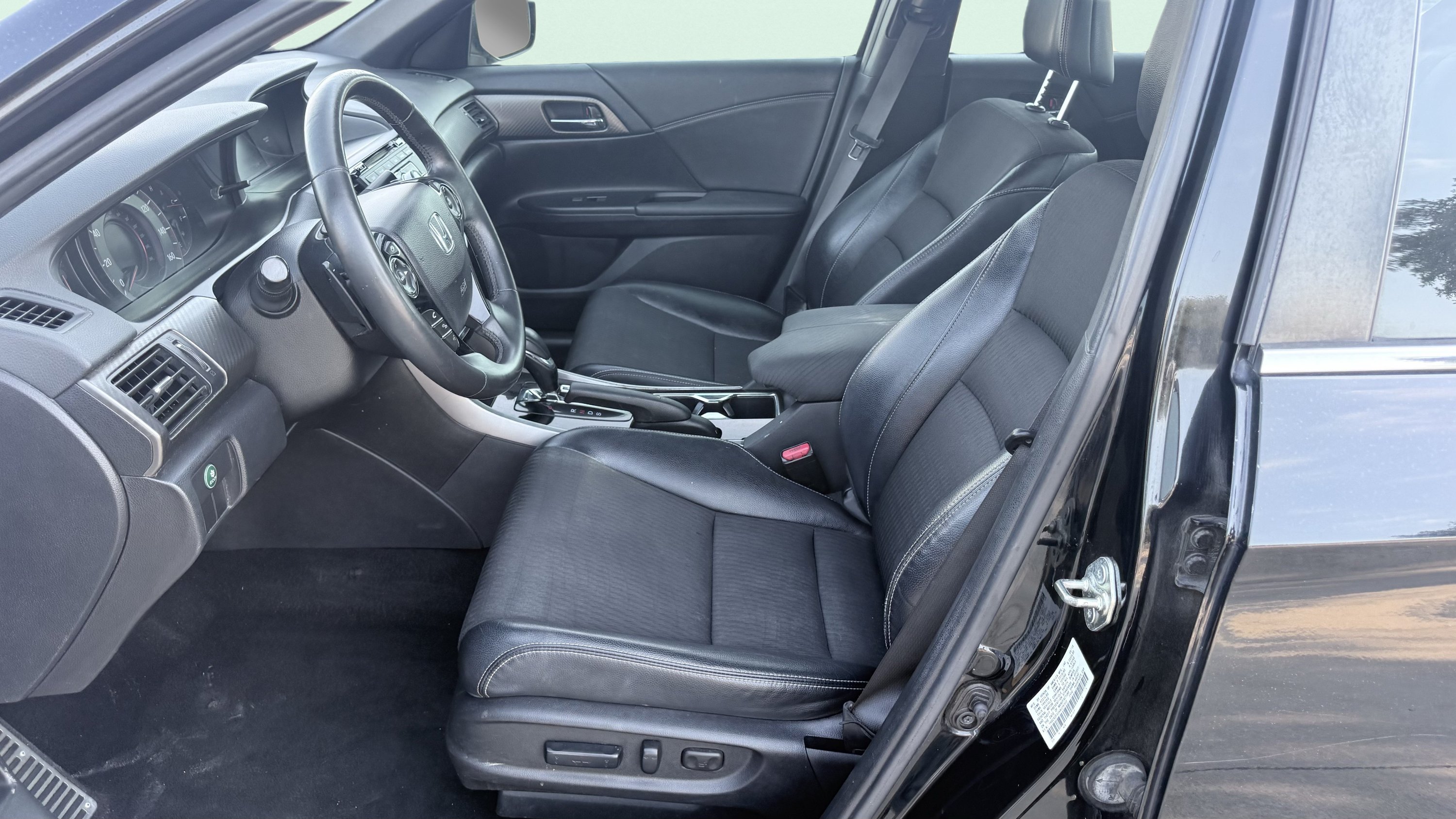 Used 2017 Honda Accord Sport image 20