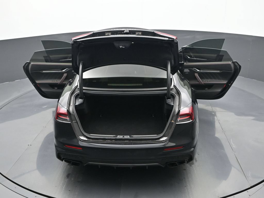 Used 2022 Maserati Quattroporte Trofeo RWD image 24
