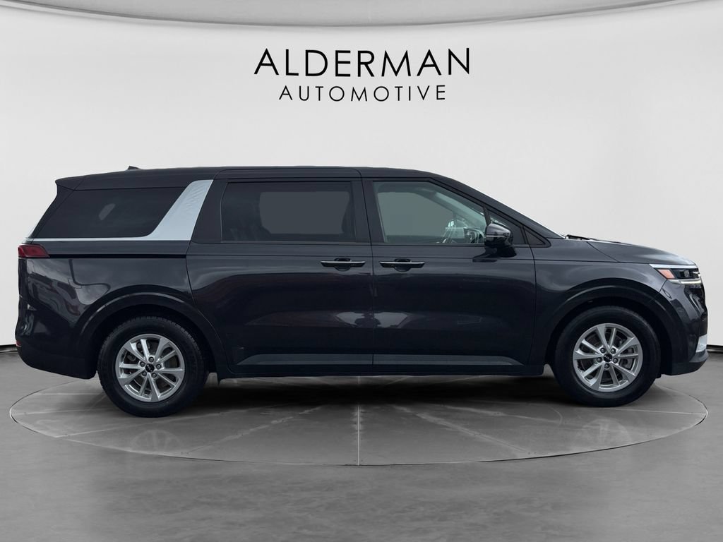 Used 2024 Kia Carnival LX FWD image 6