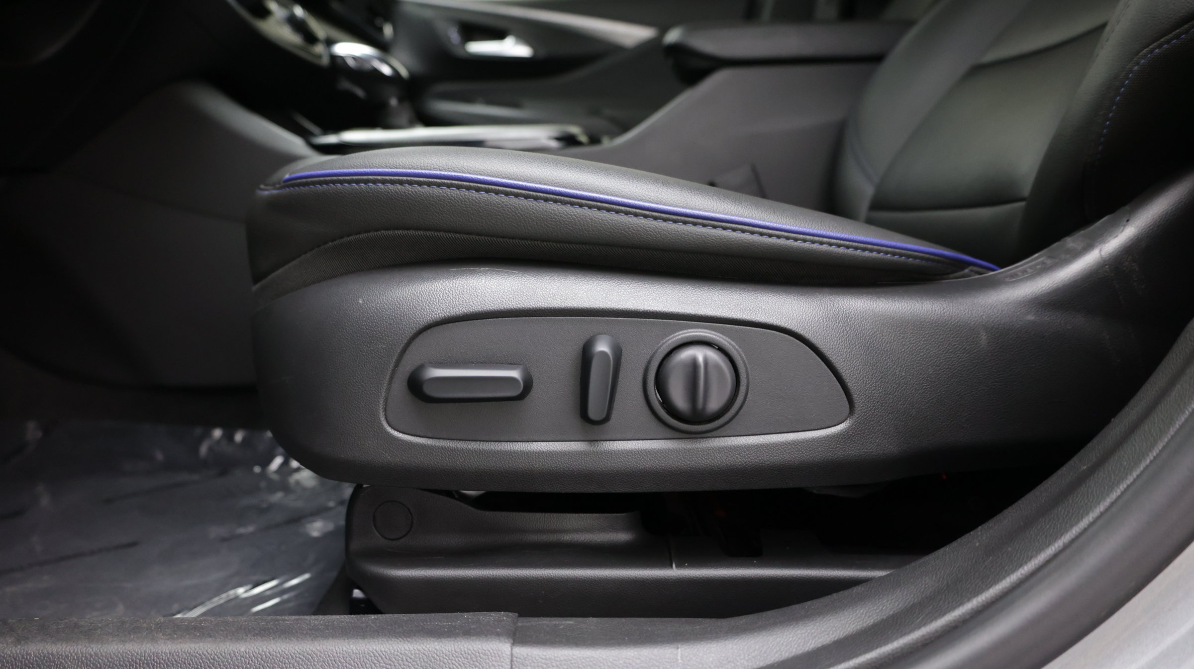 Used 2025 Buick Envista Sport Touring w/ Convenience I Package FWD image 15