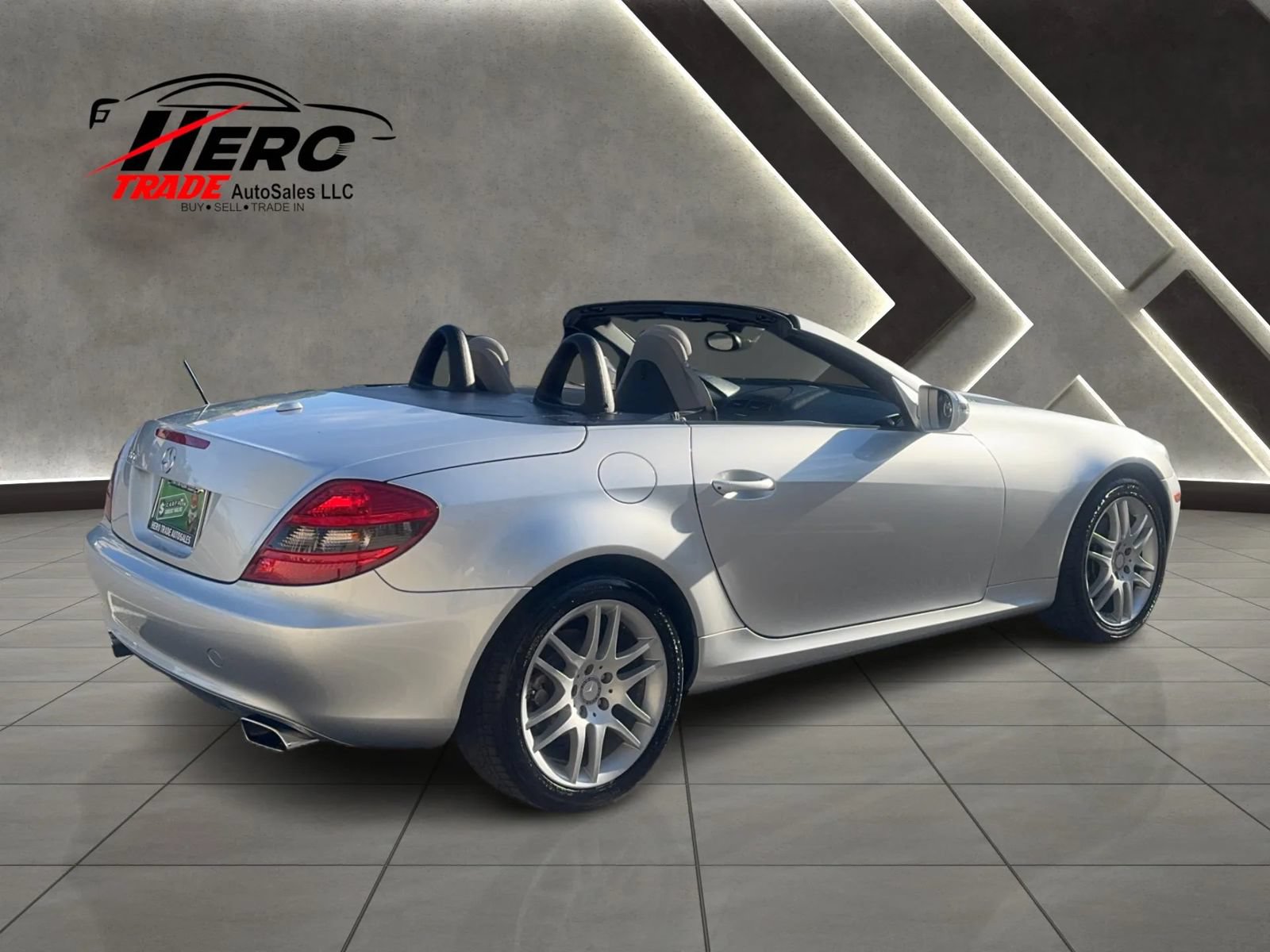 Used 2009 Mercedes-Benz SLK 300 image 9