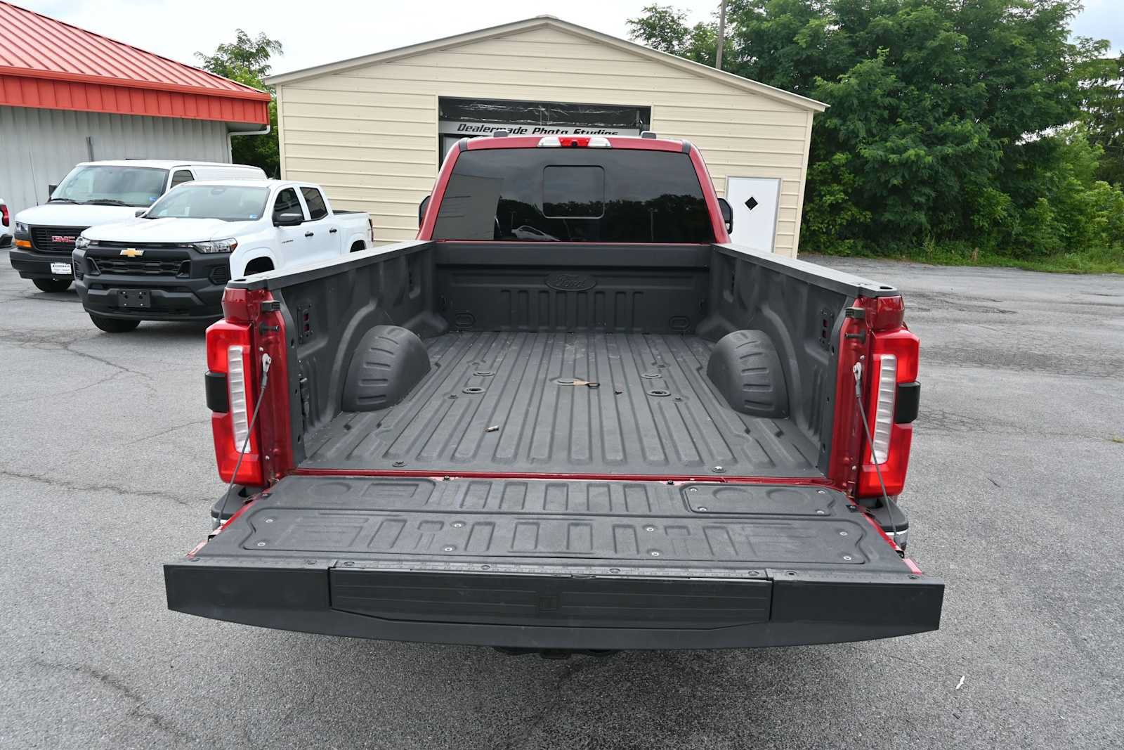 Used 2025 Ford F350 Lariat w/ Lariat Ultimate Package AWD/4WD image 14