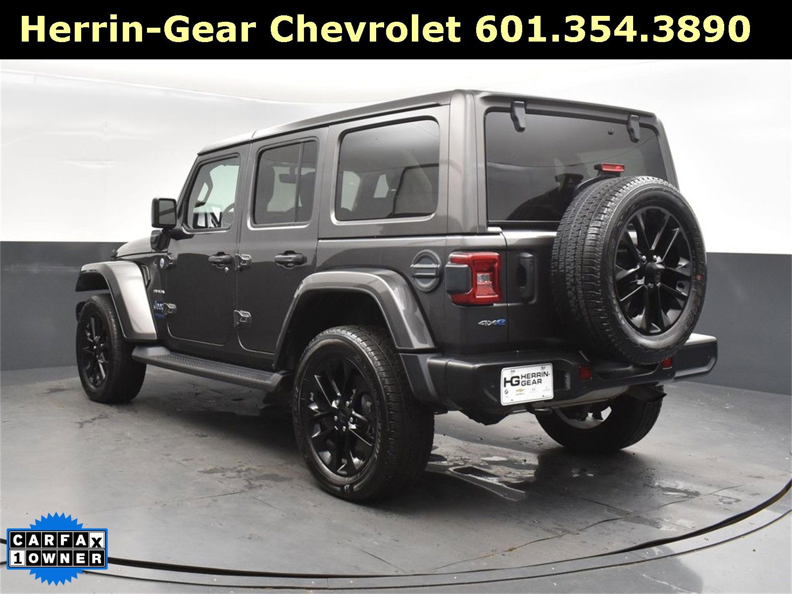 Used 2021 Jeep Wrangler Unlimited Sahara w/ Cold Weather Group image 5