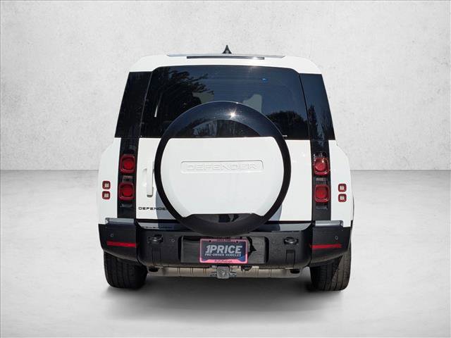 Used 2024 Land Rover Defender 130 X-Dynamic SE image 7