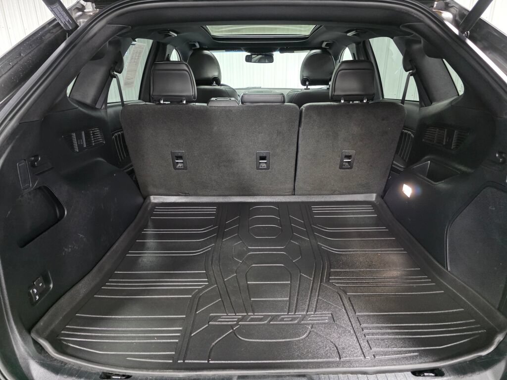 Used 2019 Ford Edge ST w/ Convenience Package AWD/4WD image 11